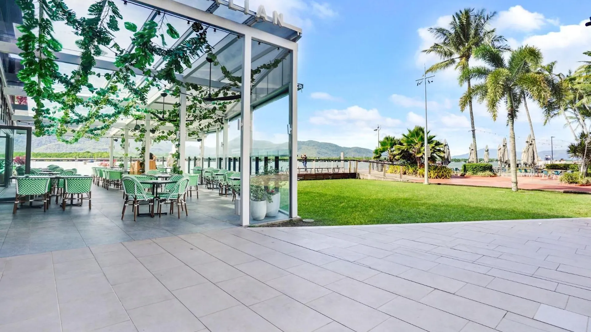 1101 Harbour Lights With Ocean Views Villa Cairns Holiday home